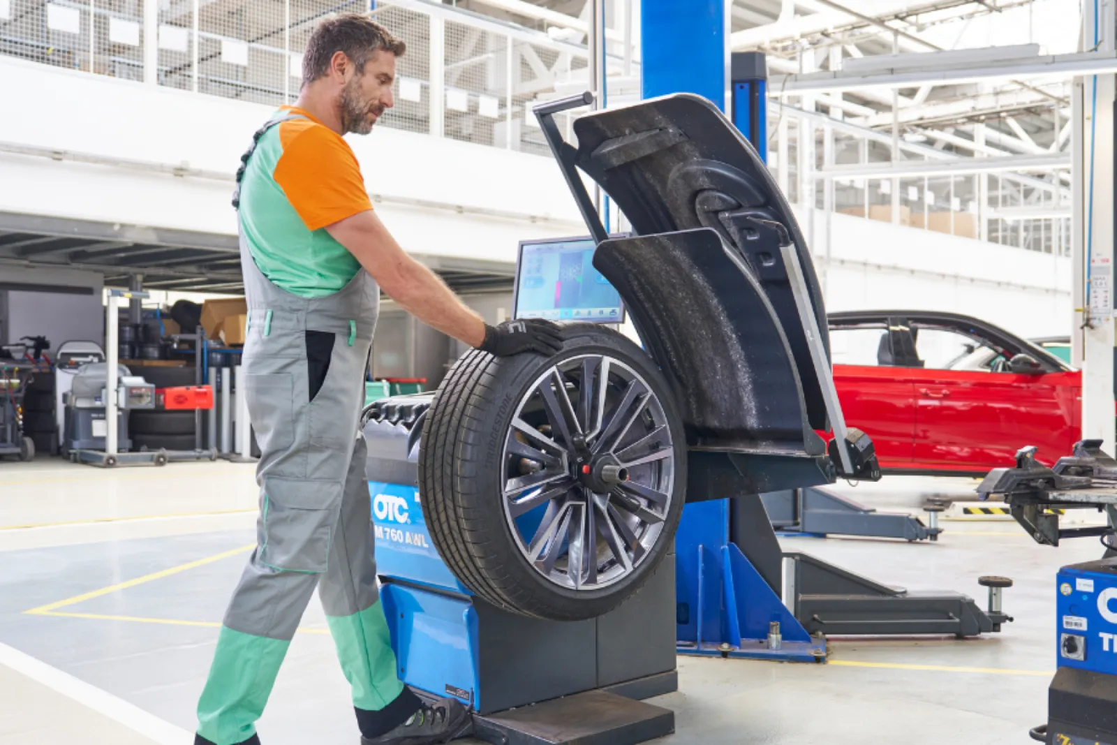 Vyvažování kola v pneuservisu Autostyl Trutnov